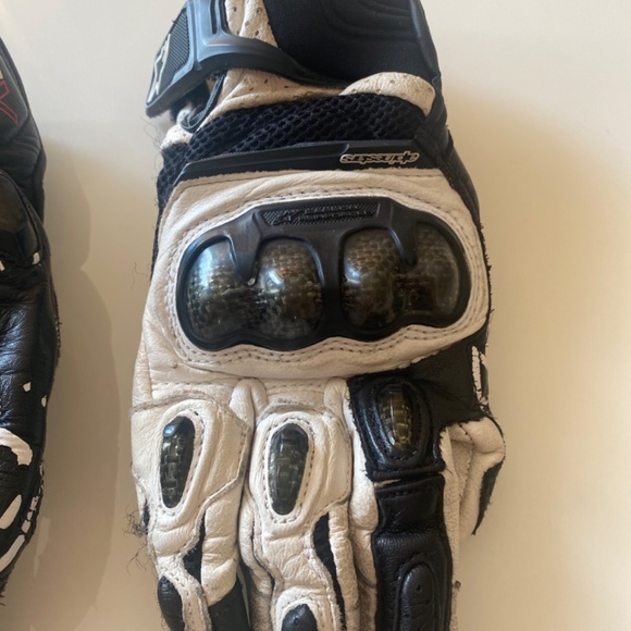 Woman’s Stella SP X Air Carbon Motorcycle Glove Full Grain Leather Short Cuff - Picture 5 of 14